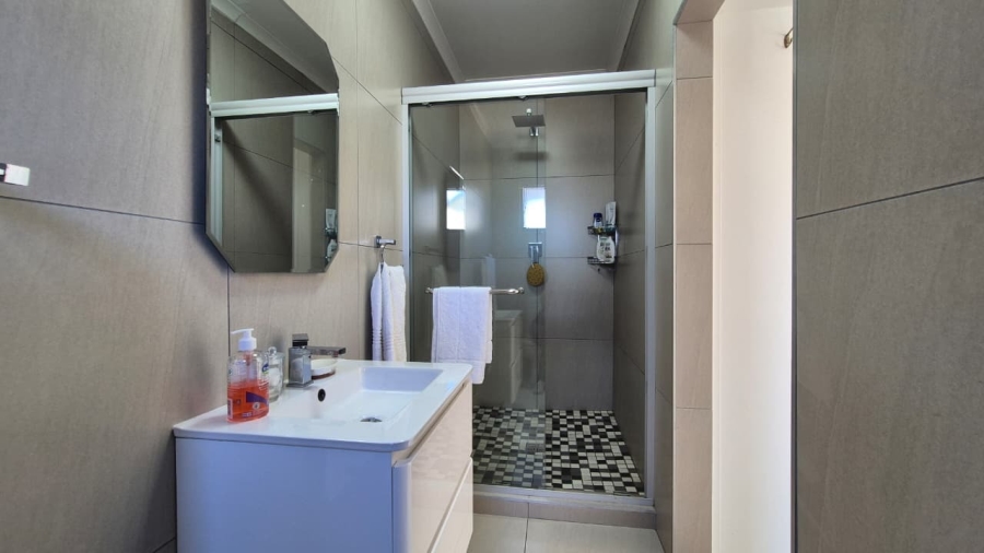 4 Bedroom Property for Sale in Country Club Western Cape